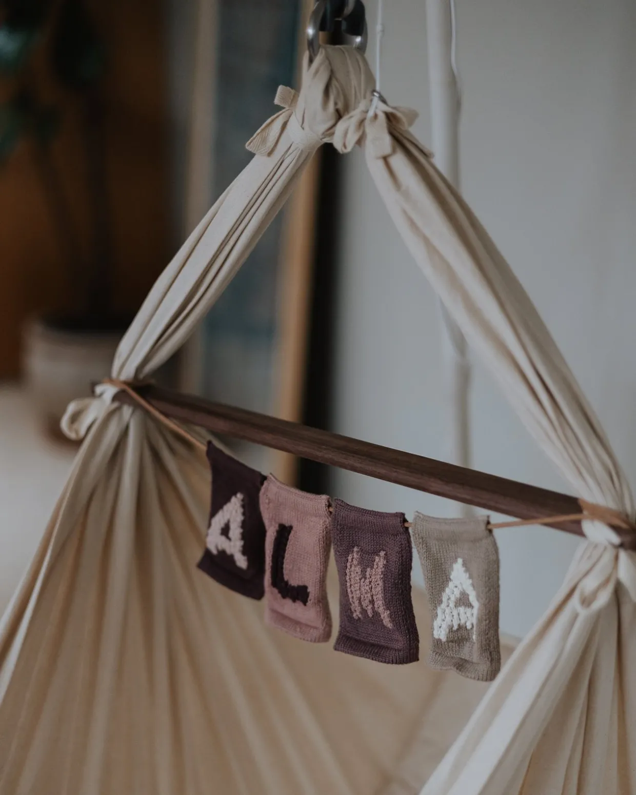 Strikket bogstav A, natur