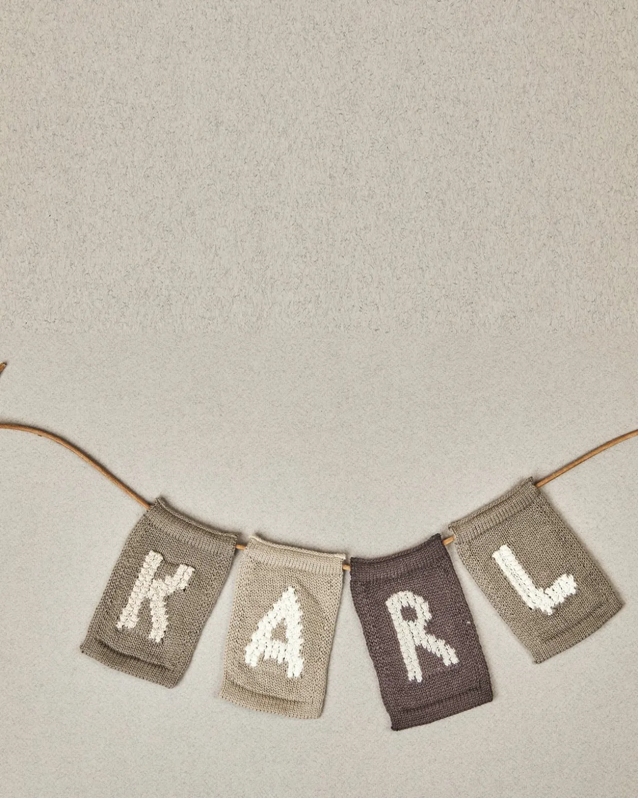 Strikket bogstav A, natur