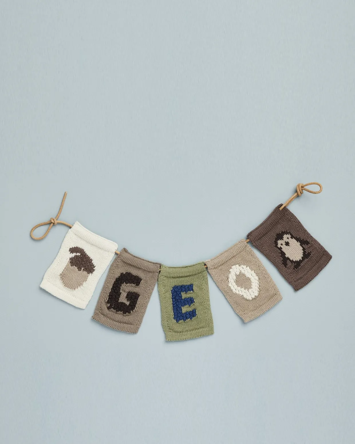 Strikket flag, nød, natur