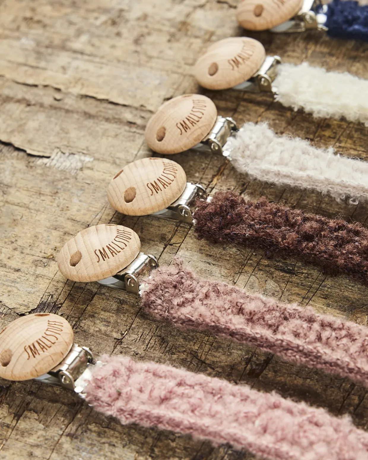 Strikket suttesnor, bouclé merino uld, powder